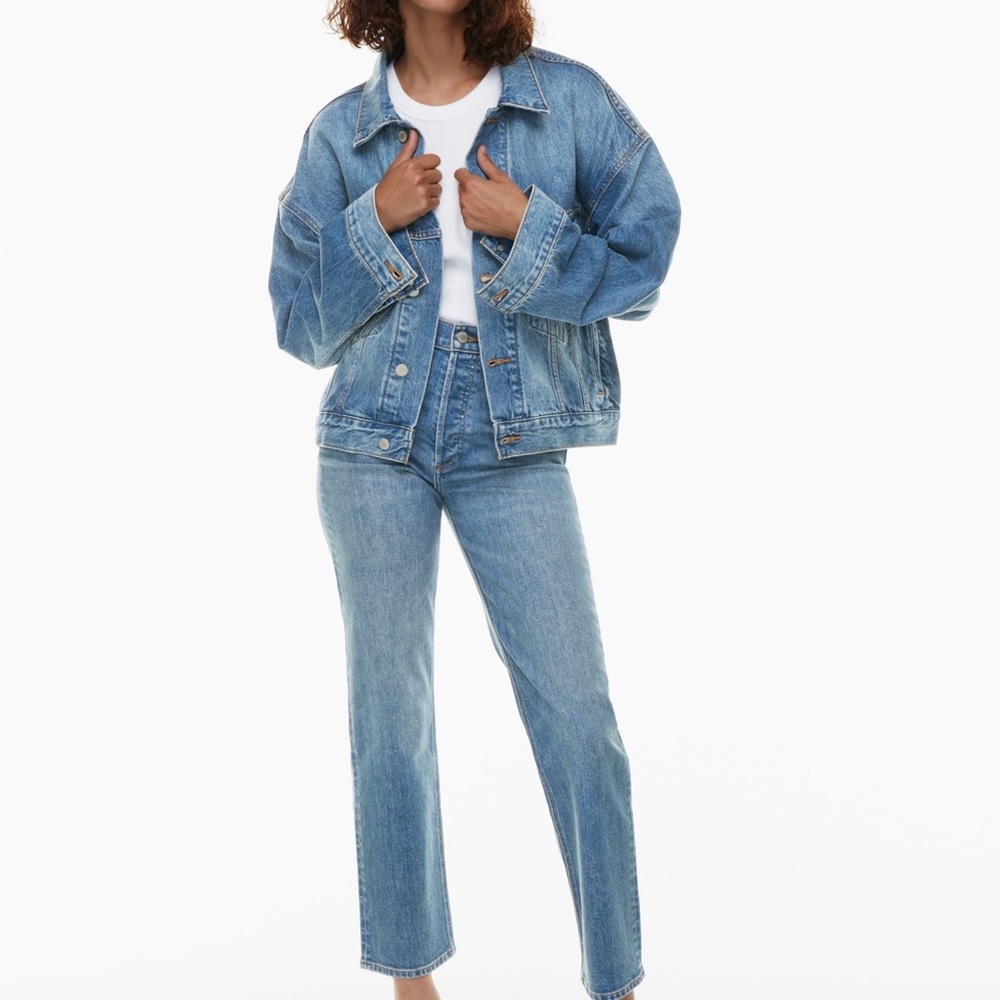 Denim Forum Arlo size 25, Regular, 5 Yrs Kiss N Tell Bl
BNWT